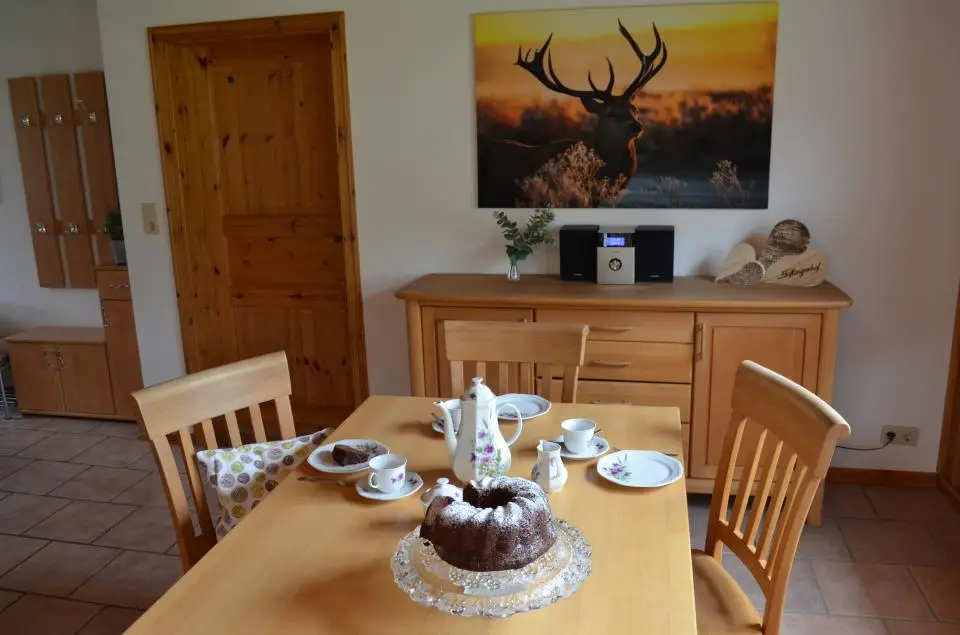 Esstisch Ferienwohnung Waldhäusl