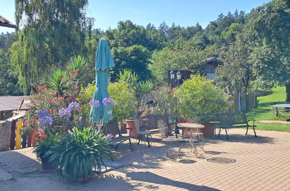 Terrasse- Ferienwohnung Rosengarten